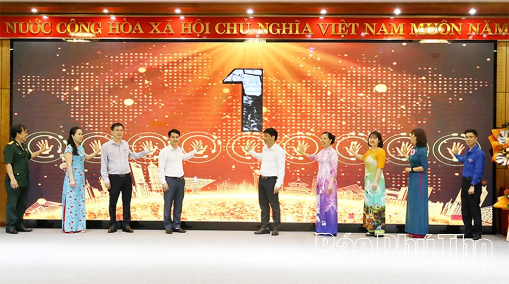 Phường Hòa Bình: Ra mắt “Hòm thư số” góp ý, ký kết chương trình chuyển đổi số