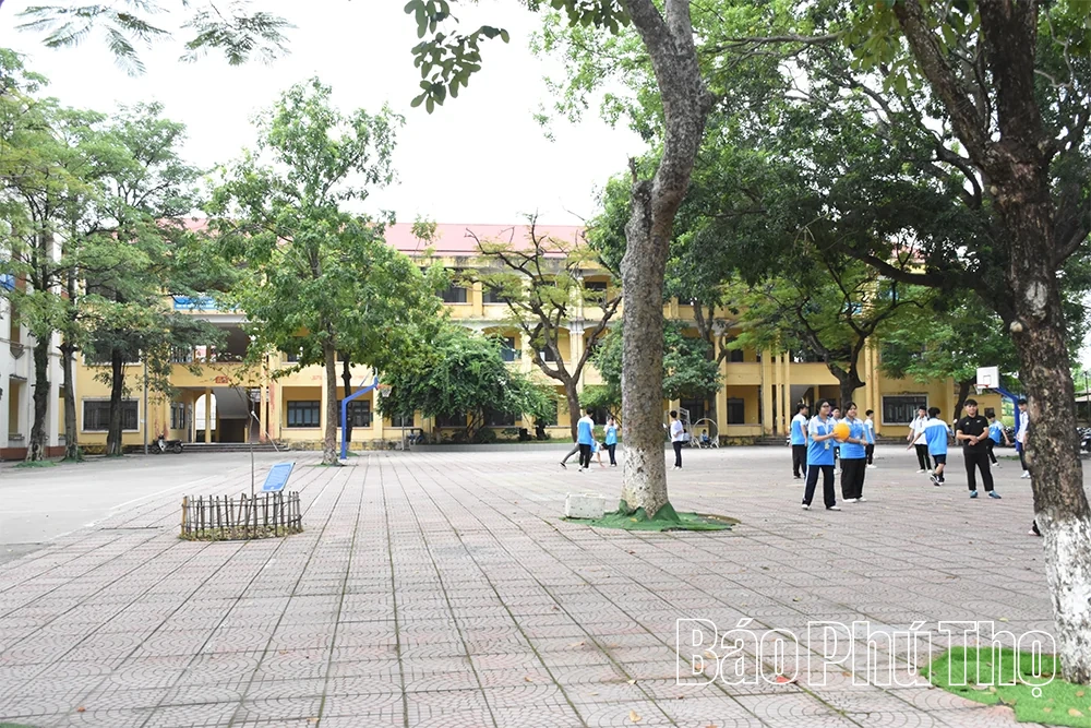 BIDV chi nhánh Phúc Yên trao tài trợ 500 triệu đồng cho Quỹ Khuyến học Trường THPT Bến Tre