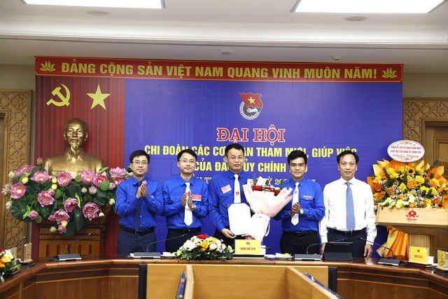 Đại hội Chi đoàn các cơ quan tham mưu giúp việc của Đảng ủy Chính phủ lần thứ I, nhiệm kỳ 2025-2027- Ảnh 2.