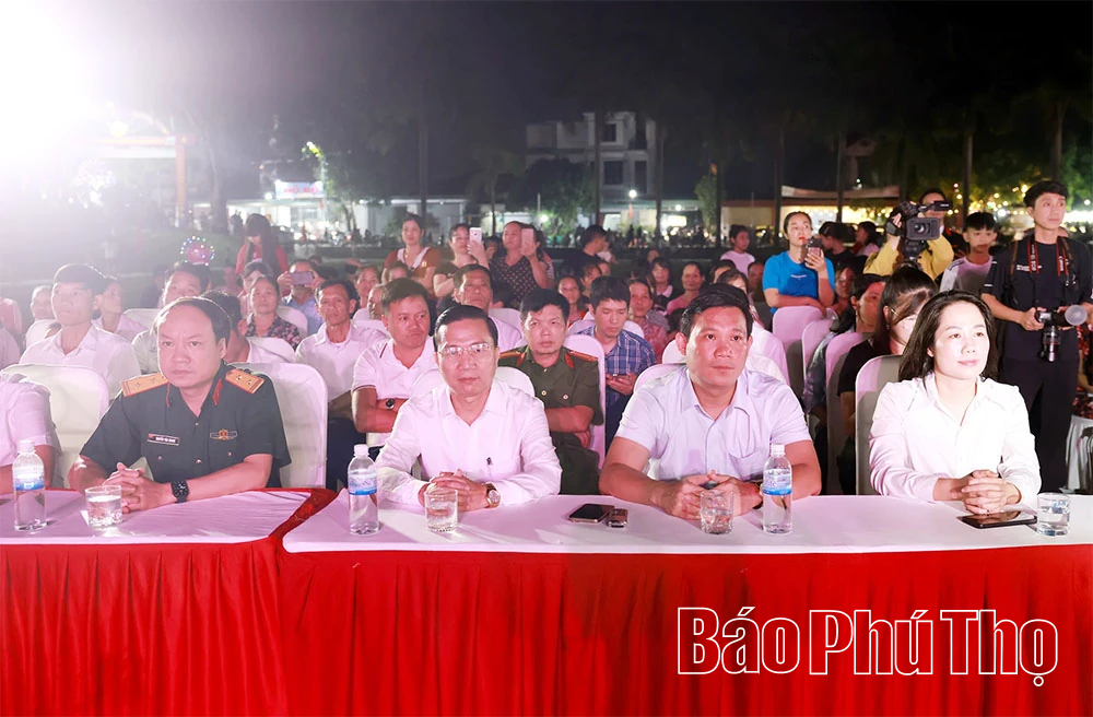 Giao lưu văn nghệ “Tự hào Đất Tổ- Vững bước tương lai”