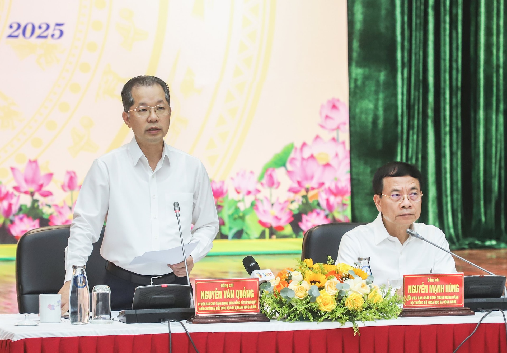 Bí thư Thành ủy Nguyễn Văn Quảng phát biểu tại buổi làm việc. Ảnh: NGOC