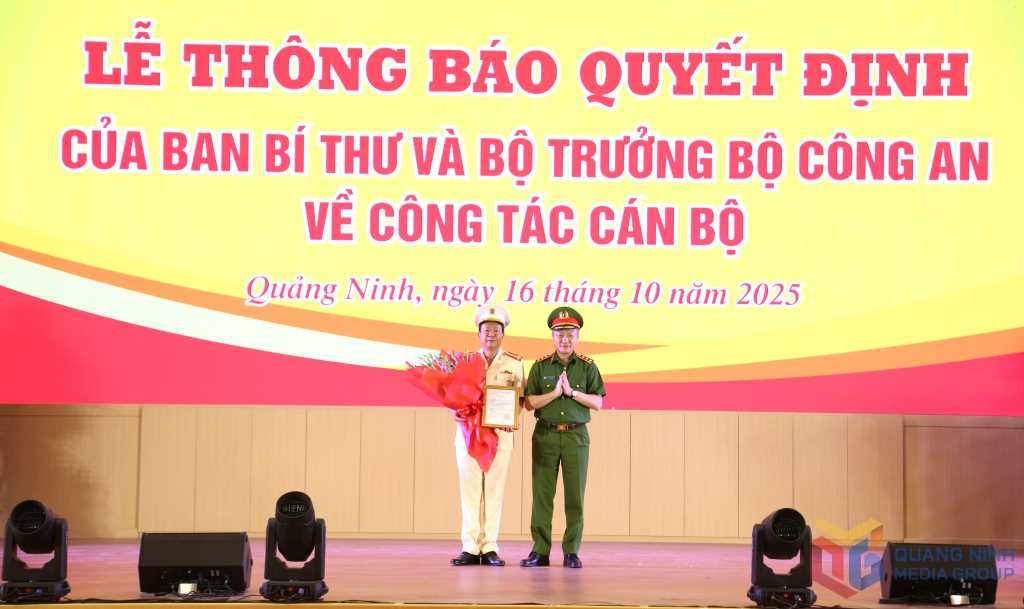 Tân Giám đốc Công an tỉnh Quảng Ninh Nhận Quyết định Bổ Nhiệm