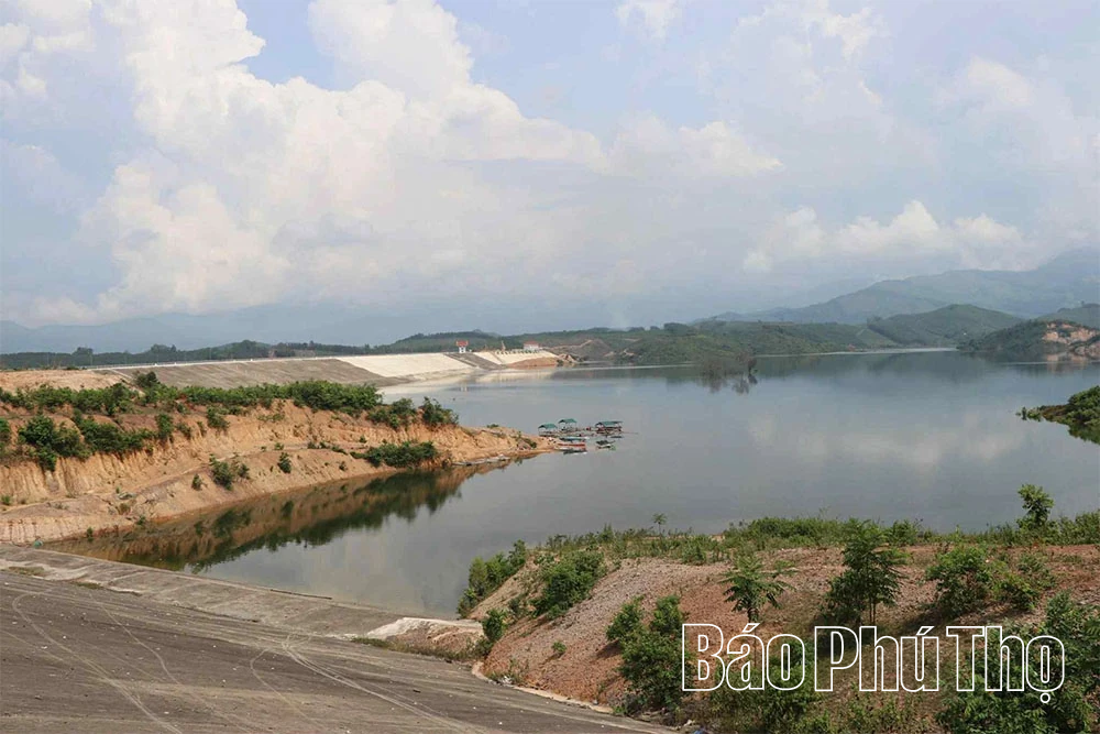 Lệnh xả tràn hồ chứa nước Cánh Tạng