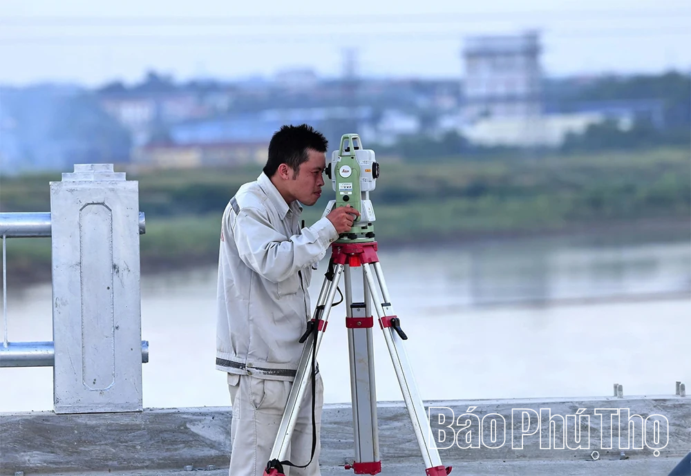 “Đếm ngược” về ngày thông xe cầu Phong Châu