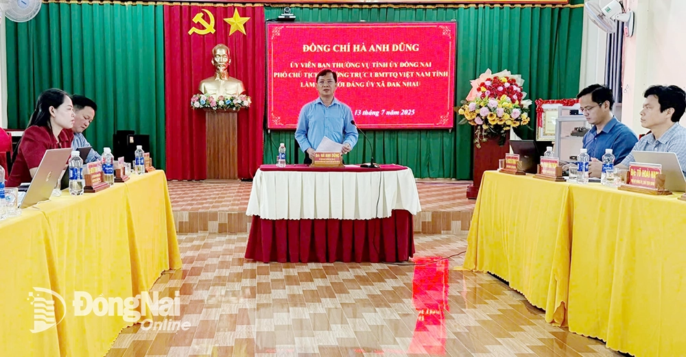 Phó Chủ tịch Thường trực Ủy ban MTTQ Việt Nam tỉnh Hà Anh Dũng phát biểu kết luận buổi làm việc. Ảnh: Trọng Phước