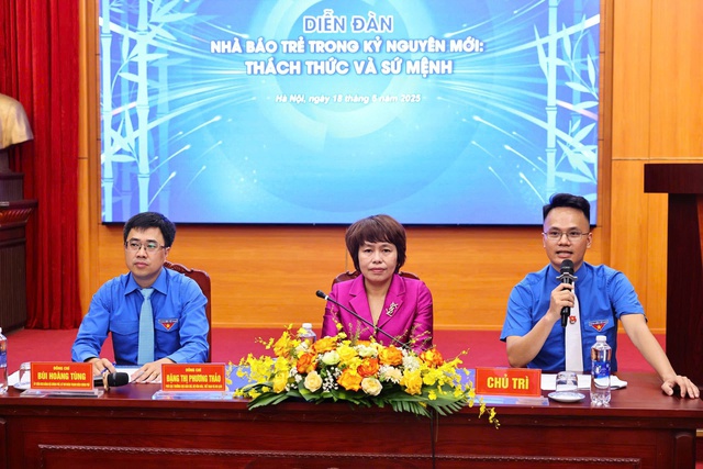 Nhà báo trẻ tiêu biểu thuộc Đoàn Thanh niên Chính phủ báo công dâng Bác- Ảnh 3.