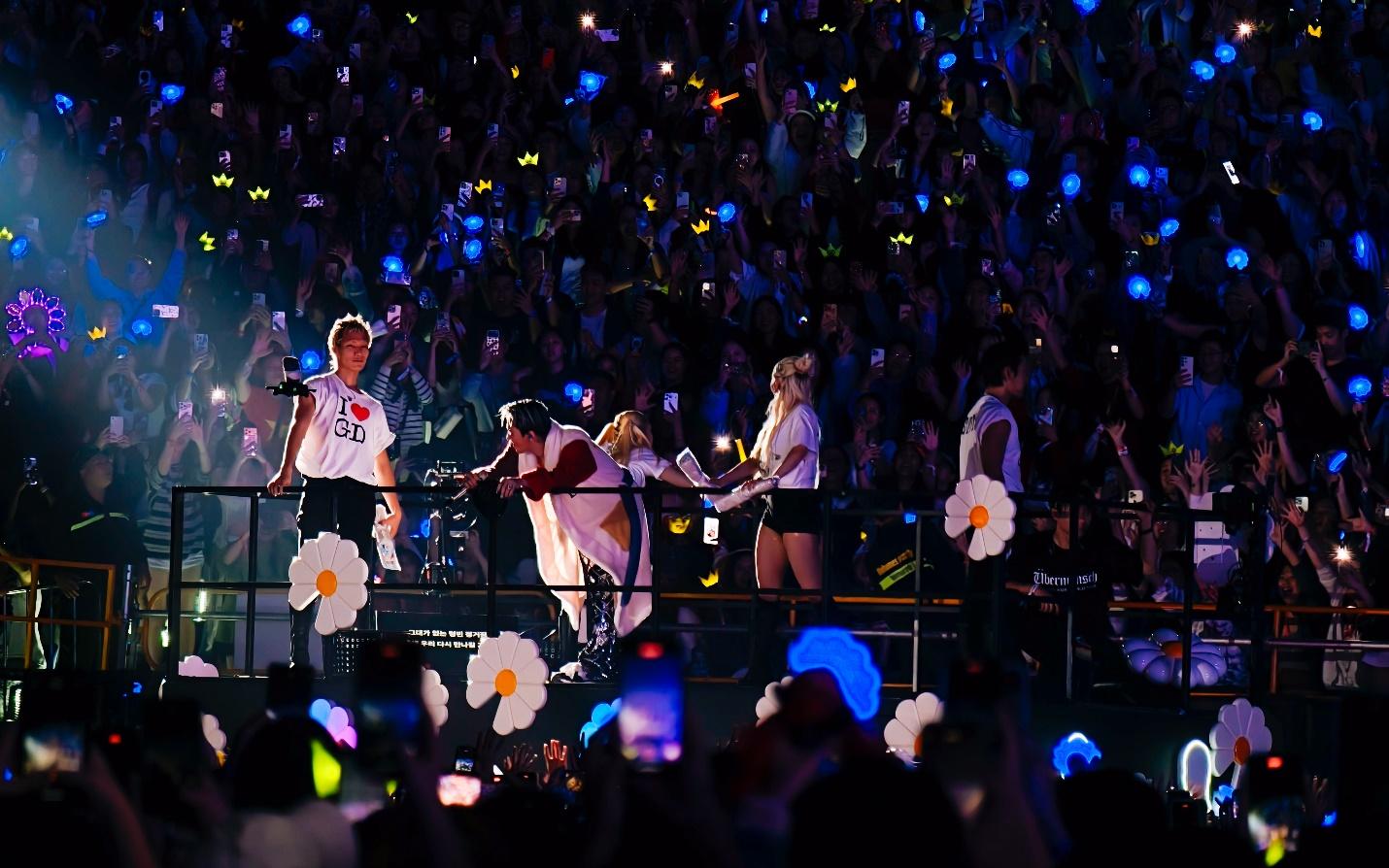 Hai đêm concert G-DRAGON tại Hà Nội: Kỷ lục mới của show quốc tế tại Việt Nam - Ảnh 6. Hai đêm concert G-DRAGON tại Hà Nội: Kỷ lục mới của show quốc tế tại Việt Nam - Ảnh 6.