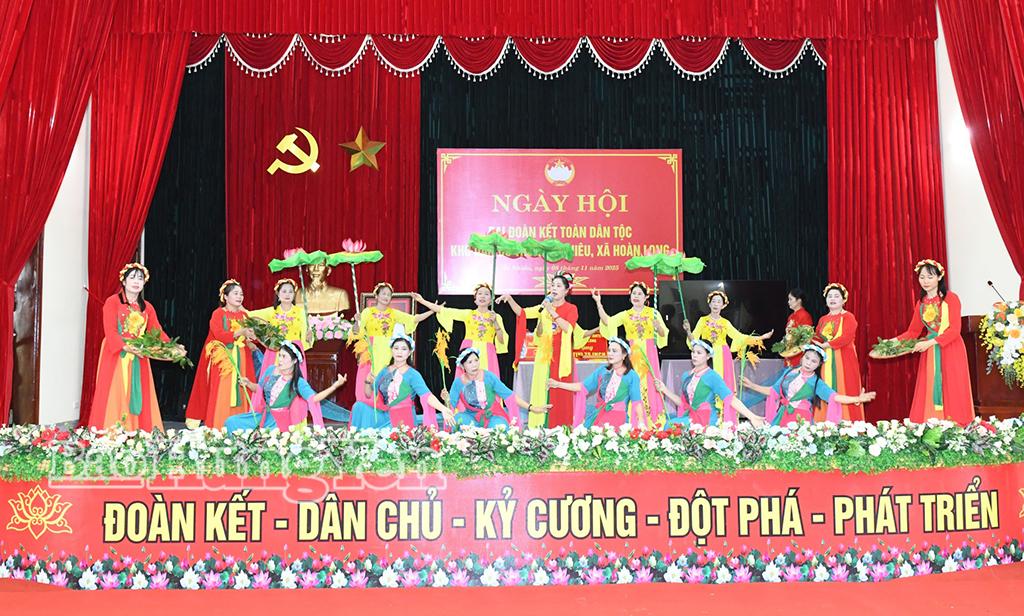 Văn nghệ tại ngày hội Đại đoàn kết toàn dân tộc KDC Ốc Nhiêu.