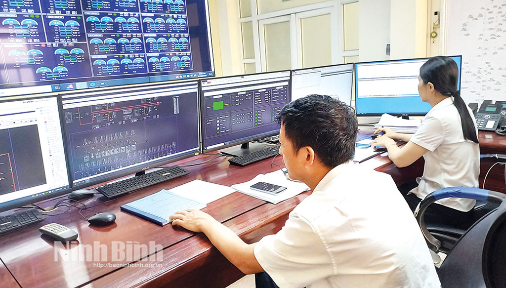 Ứng dụng công nghệ thông tin trong điều hành cung cấp điện tại Công ty Điện lực Ninh Bình.