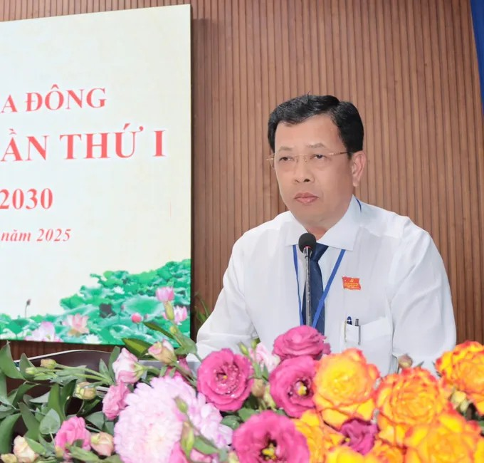 Bí thư Đảng ủy xã Phú Hòa Đông Nguyễn Văn Nghĩa phát biểu tại đại hội