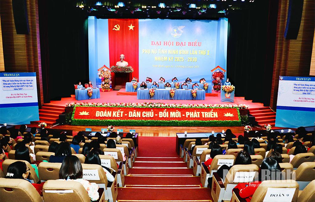 Quang cảnh phiên làm việc thứ nhất, Đại hội đại biểu Phụ nữ tỉnh Ninh Bình lần thứ I, nhiệm kỳ 2025-2030.