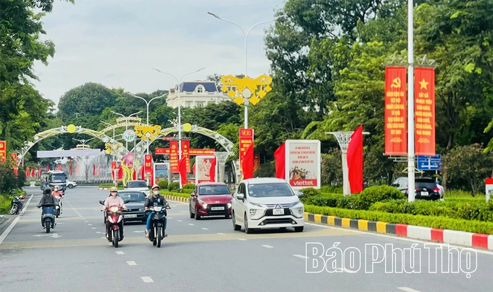 Cờ đỏ sao vàng: Biểu tượng của lòng yêu nước