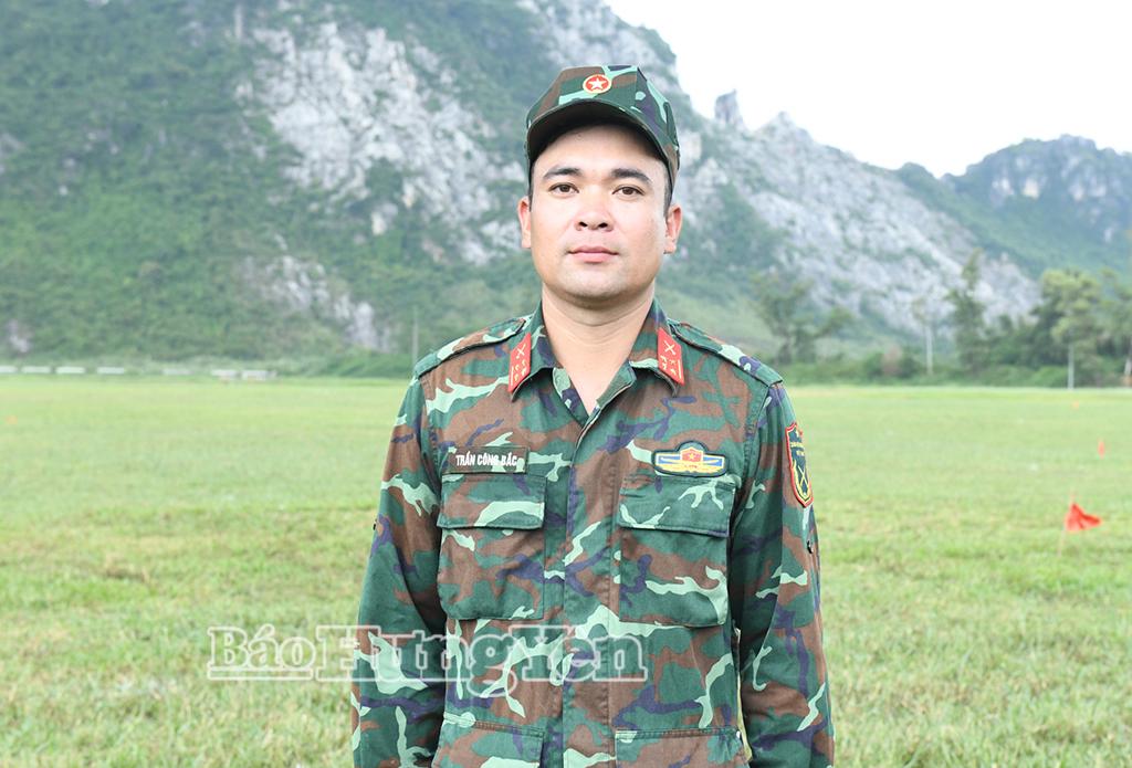 Đại úy Trần Công Bắc, Đại đội trưởng Đại đội trinh sát, Trung đoàn 568 (Bộ CHQS tỉnh) là giáo viên huấn luyện khối nữ gìn giữ hòa bình Việt Nam tại A80.