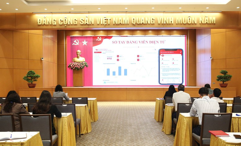 Tập huấn Sổ tay đảng viên điện tử, sẵn sàng triển khai đồng bộ trên toàn Đảng- Ảnh 1. Tập huấn Sổ tay đảng viên điện tử, sẵn sàng triển khai đồng bộ trên toàn Đảng- Ảnh 1.