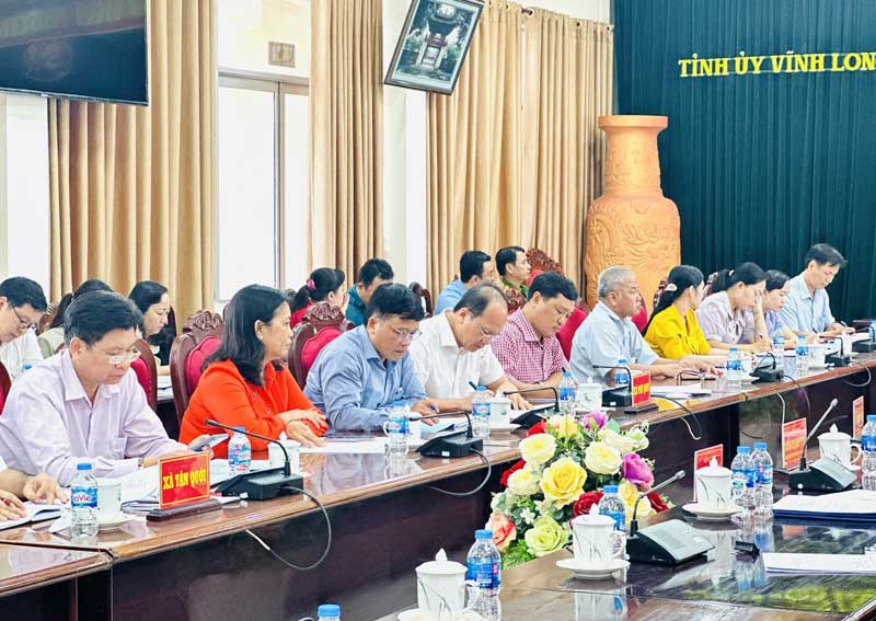 Thường trực đảng ủy các xã tiếp thu ý kiến đóng góp để hoàn thiện văn kiện đại hội theo đúng yêu cầu.