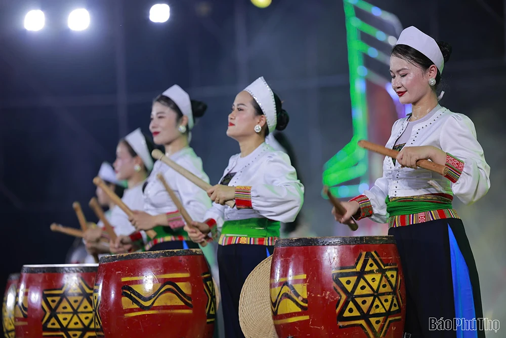 Phú Thọ rộn ràng đêm Quốc Khánh