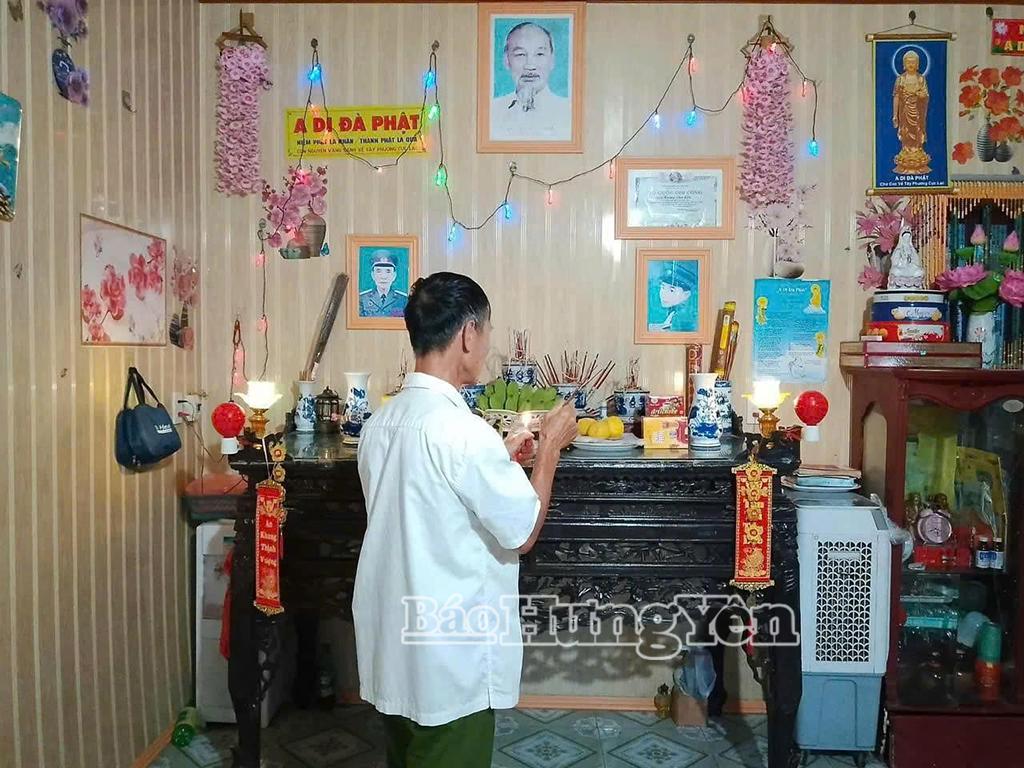 Gia đình ông Hoàng Văn Đỏ ở xã Tiên Hưng tưởng nhớ công ơn Bác Hồ và các thế hệ cha ông.