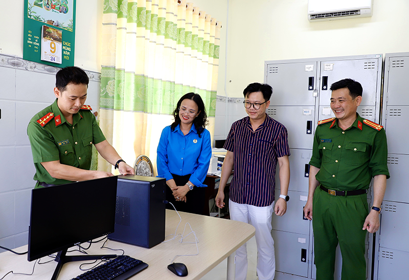 Hỗ trợ cơ sở đẩy mạnh chuyển đổi số