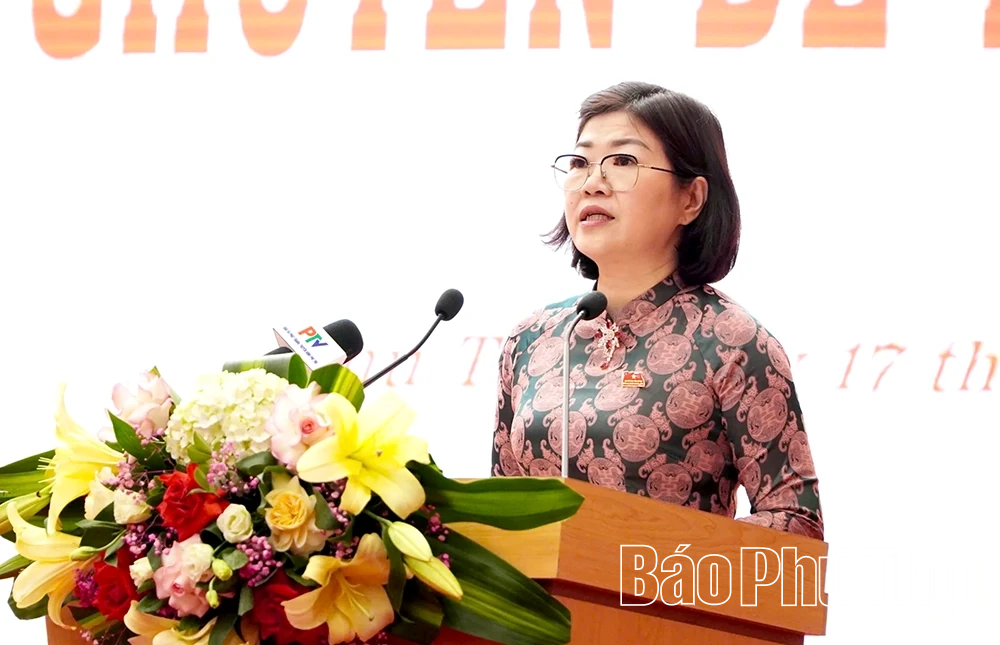 Thông qua 12 Nghị quyết quan trọng