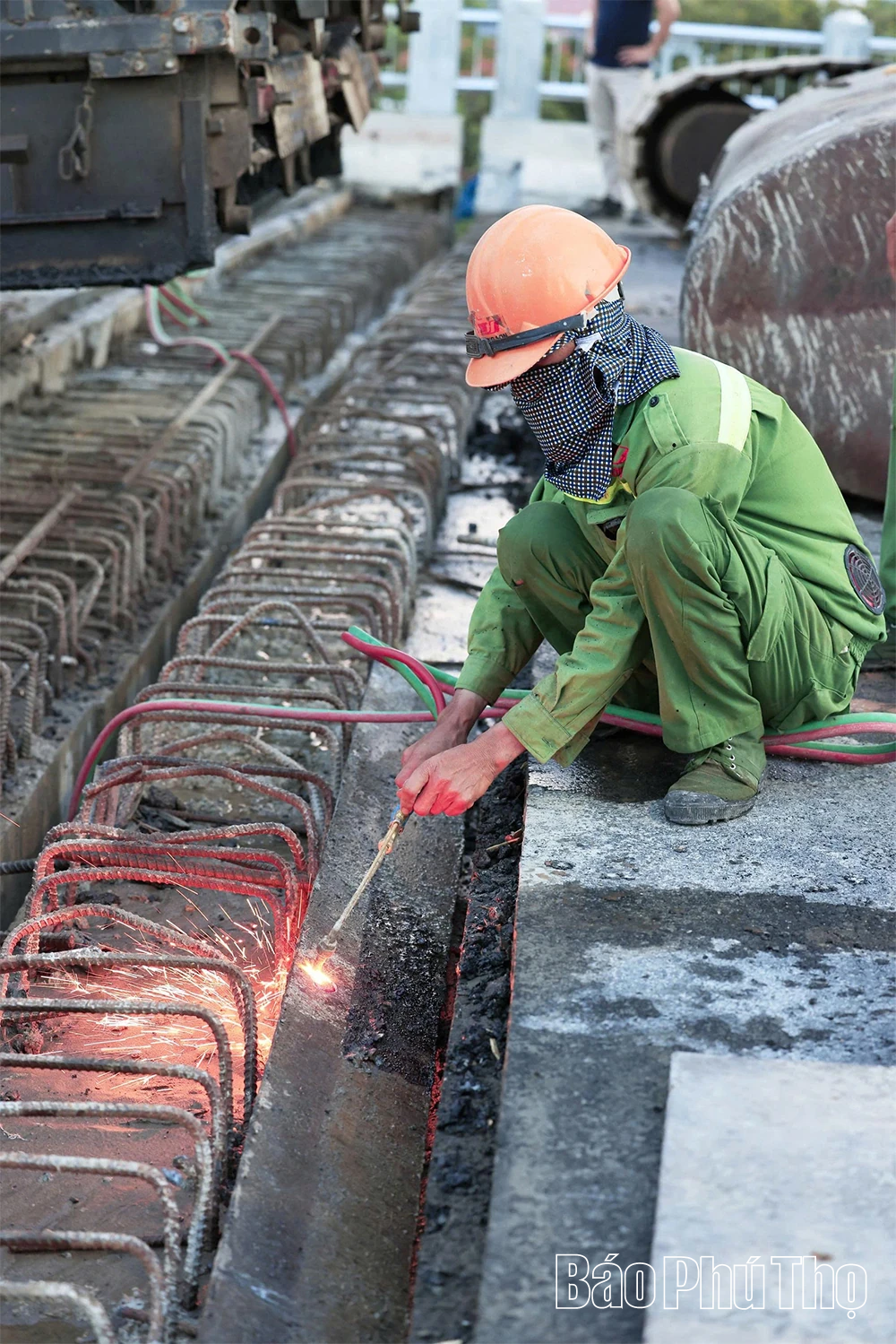 “Đếm ngược” về ngày thông xe cầu Phong Châu