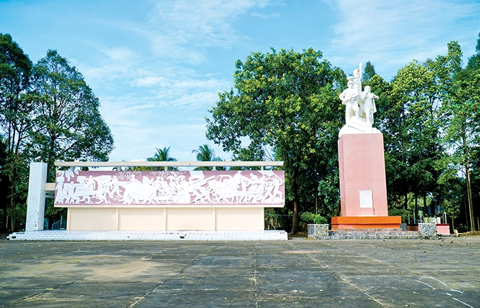80 năm vang mãi bản hùng ca
