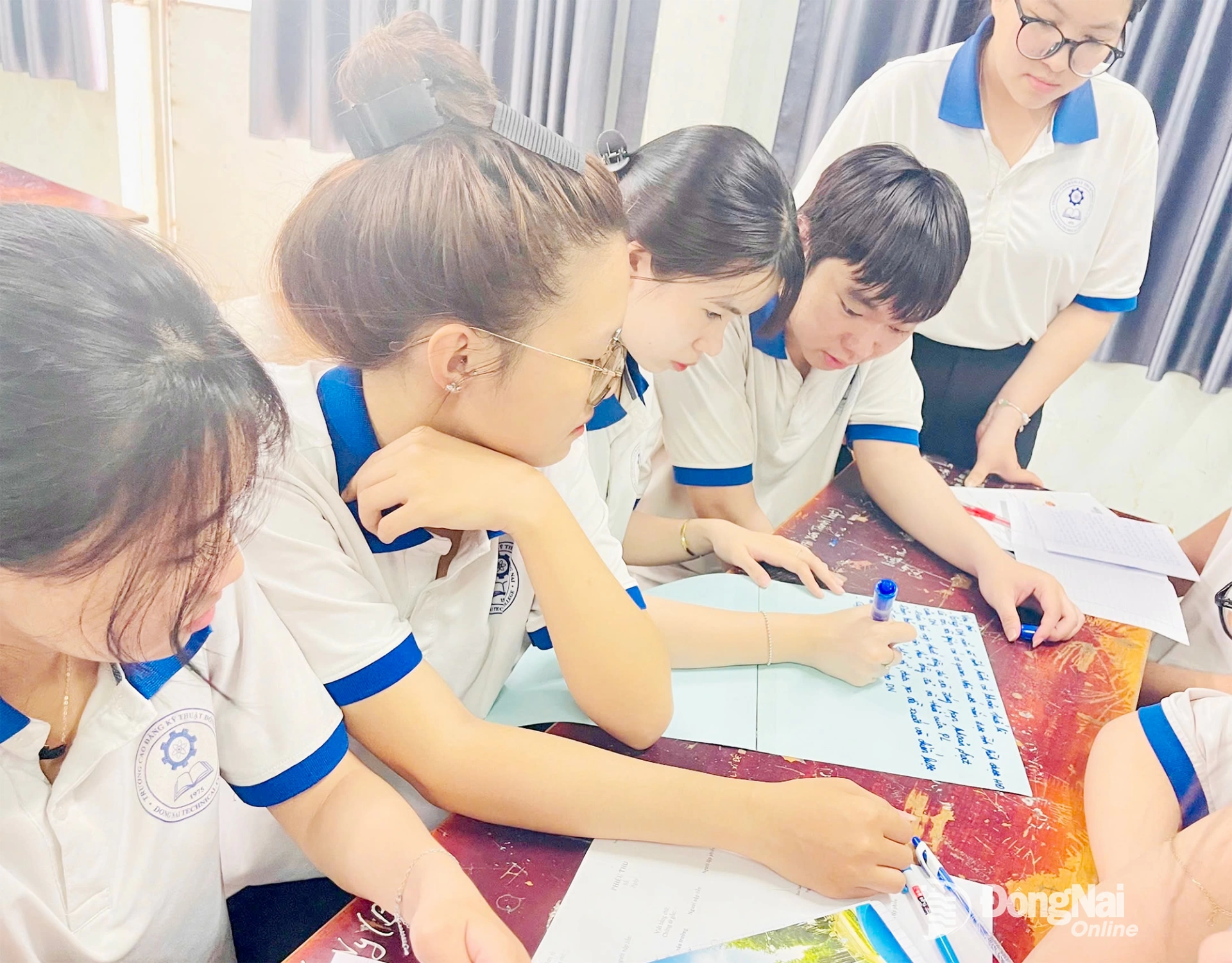 Sinh viên Trường cao đẳng Kỹ thuật Đồng Nai trong giờ học. Ảnh: Hai