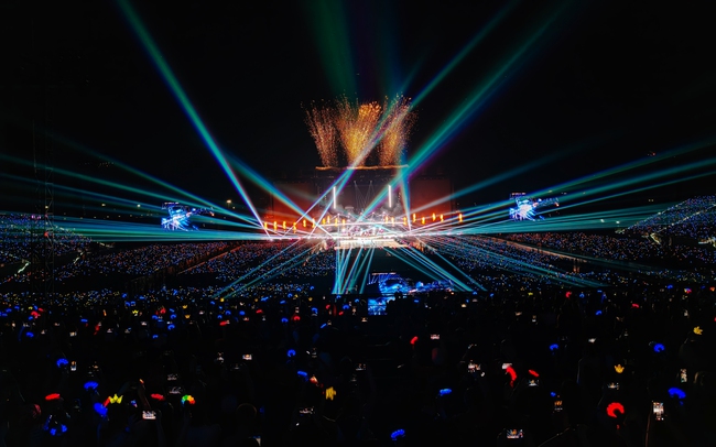 Hai đêm concert G-DRAGON tại Hà Nội: Kỷ lục mới của show quốc tế tại Việt Nam - Ảnh 3. Hai đêm concert G-DRAGON tại Hà Nội: Kỷ lục mới của show quốc tế tại Việt Nam - Ảnh 3.