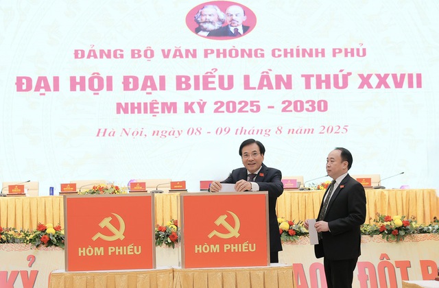 Ra mắt Ban Chấp hành Đảng bộ Văn phòng Chính phủ nhiệm kỳ 2025-2030- Ảnh 1.