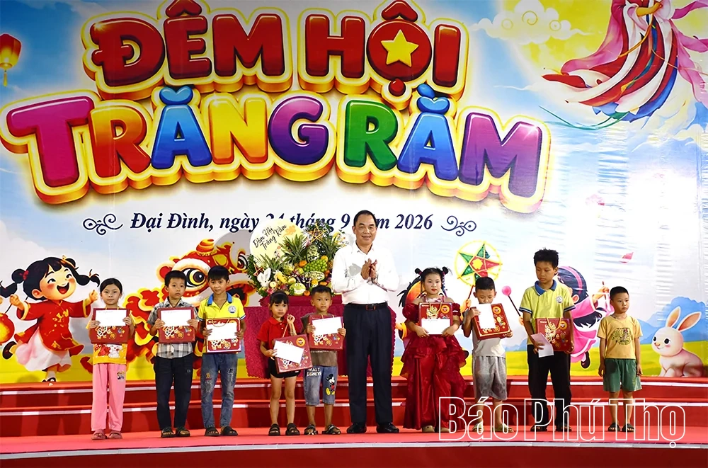 Đại Đình tổ chức Đêm hội trăng rằm “Lồng đèn thắp sáng ước mơ”