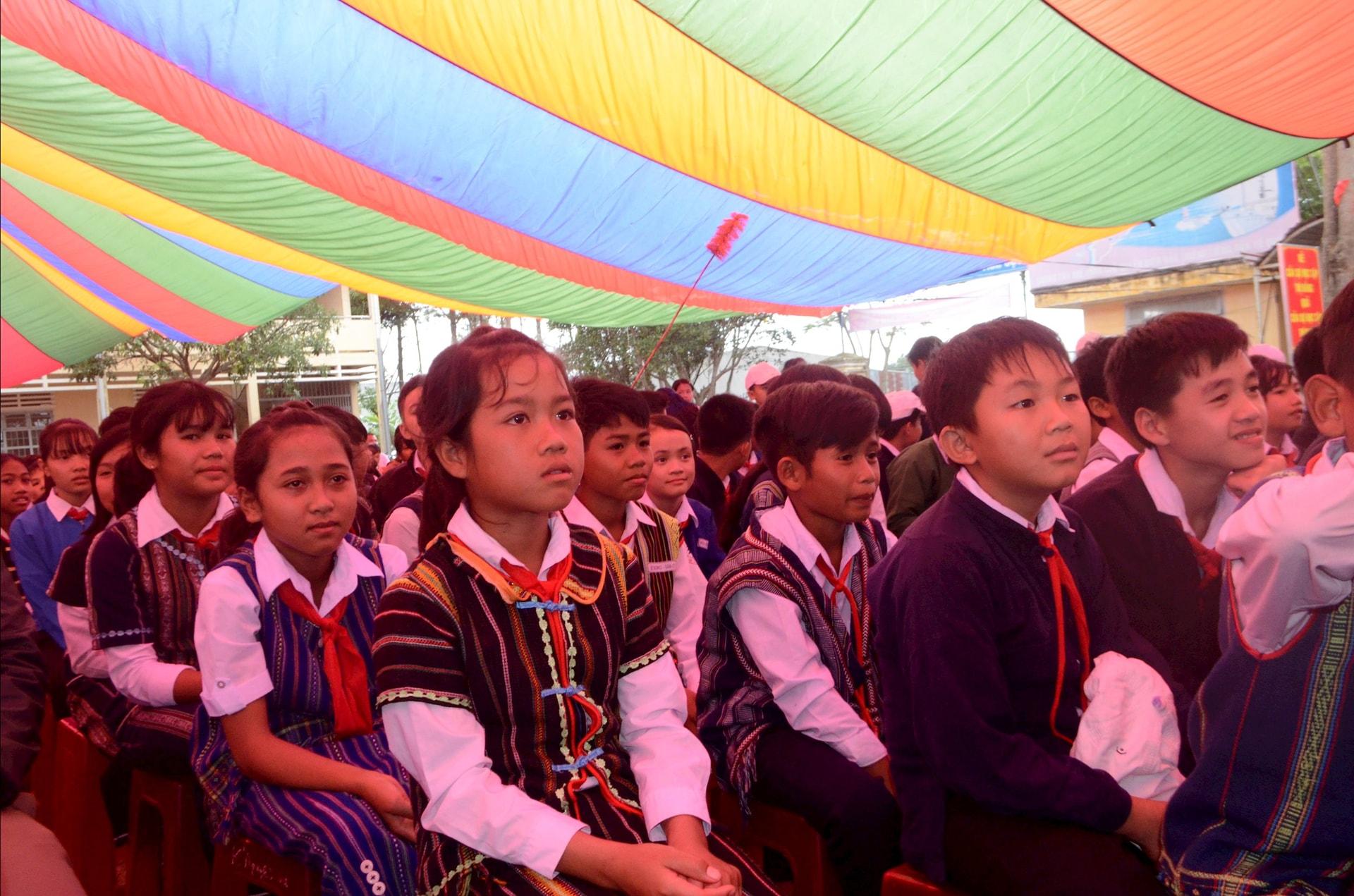 100% học sinh DTTS tỉnh Lâm Đồng ra lớp đúng độ tuổi.