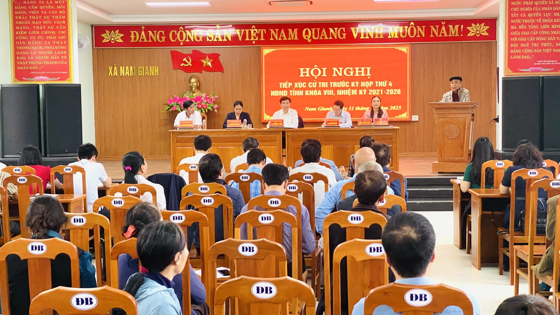 Quang cảnh buổi tiếp xúc cử tri -Ảnh: N.L