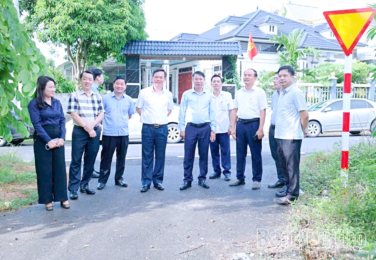 Phó Chủ tịch UBND tỉnh Nguyễn Khắc Hiếu làm việc với xã Đạo Trù