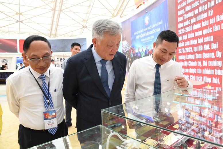 Lần đầu công bố con dấu của Chính phủ, lãnh đạo Chính phủ và Văn phòng Chính phủ qua các thời kỳ- Ảnh 1.