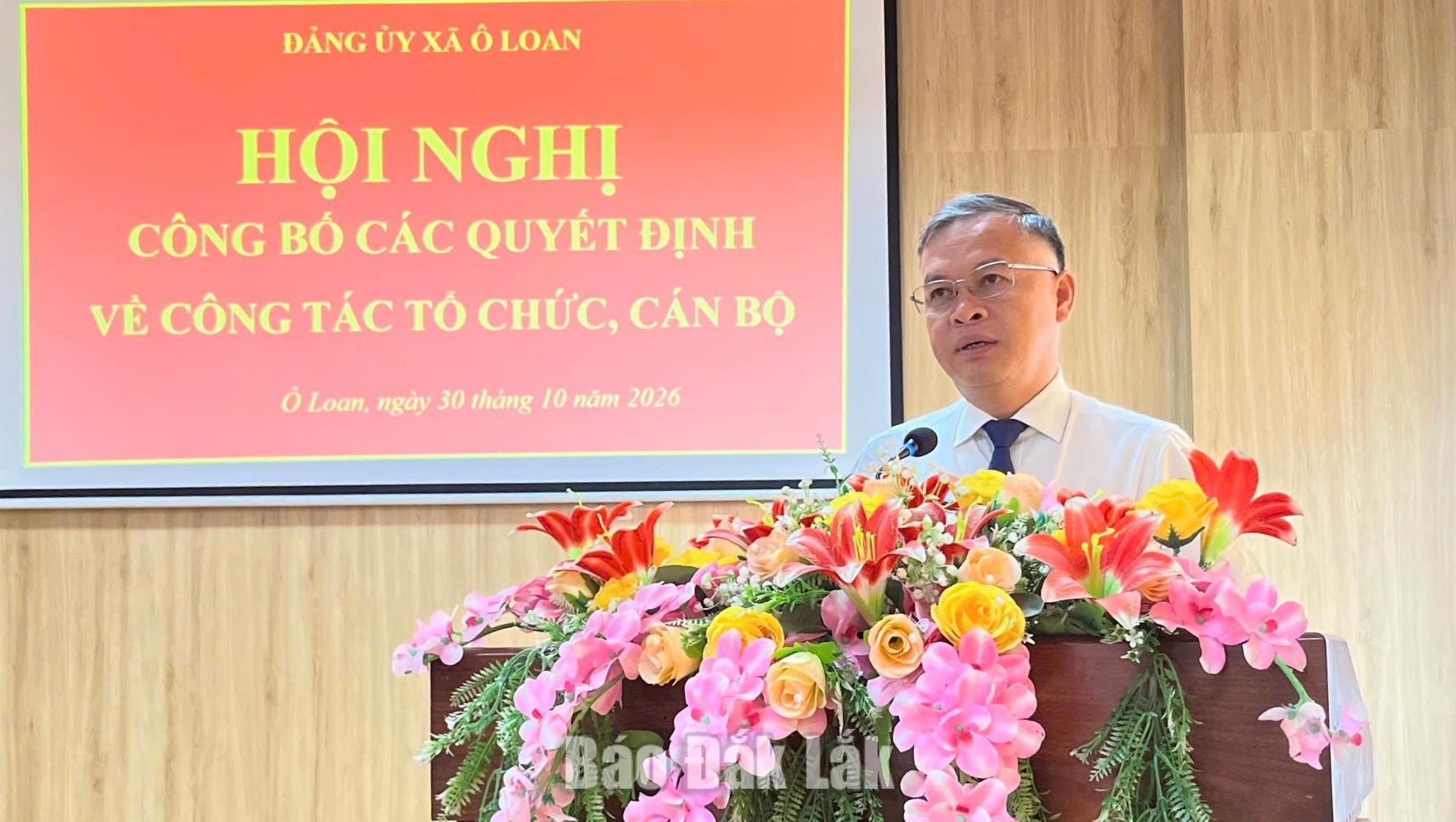 í thư Đảng ủy, Chủ tịch HĐND xã Ô Loan Nguyễn Văn Tĩnh phát biểu giao nhiệm vụ tại hội nghị.