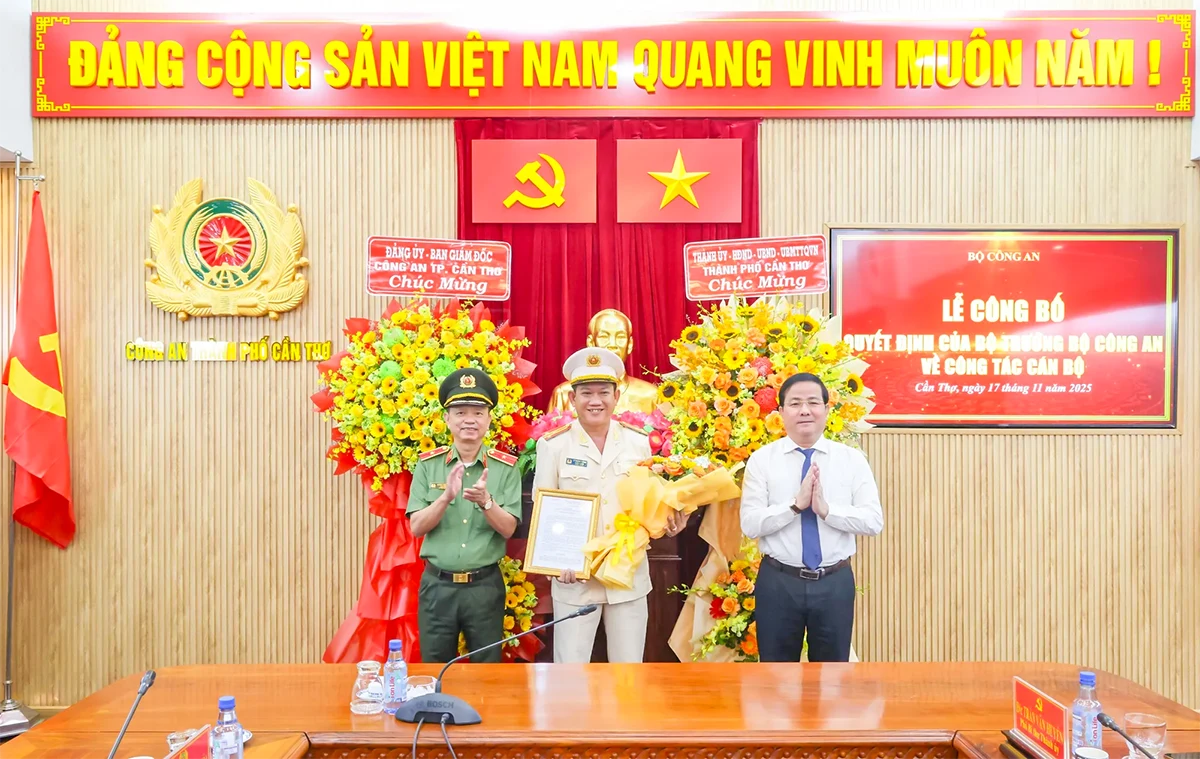 Biệt phái Thượng tá Lý Hoàng Phong đến nhận công tác tại Sở Ngoại vụ TP Cần Thơ