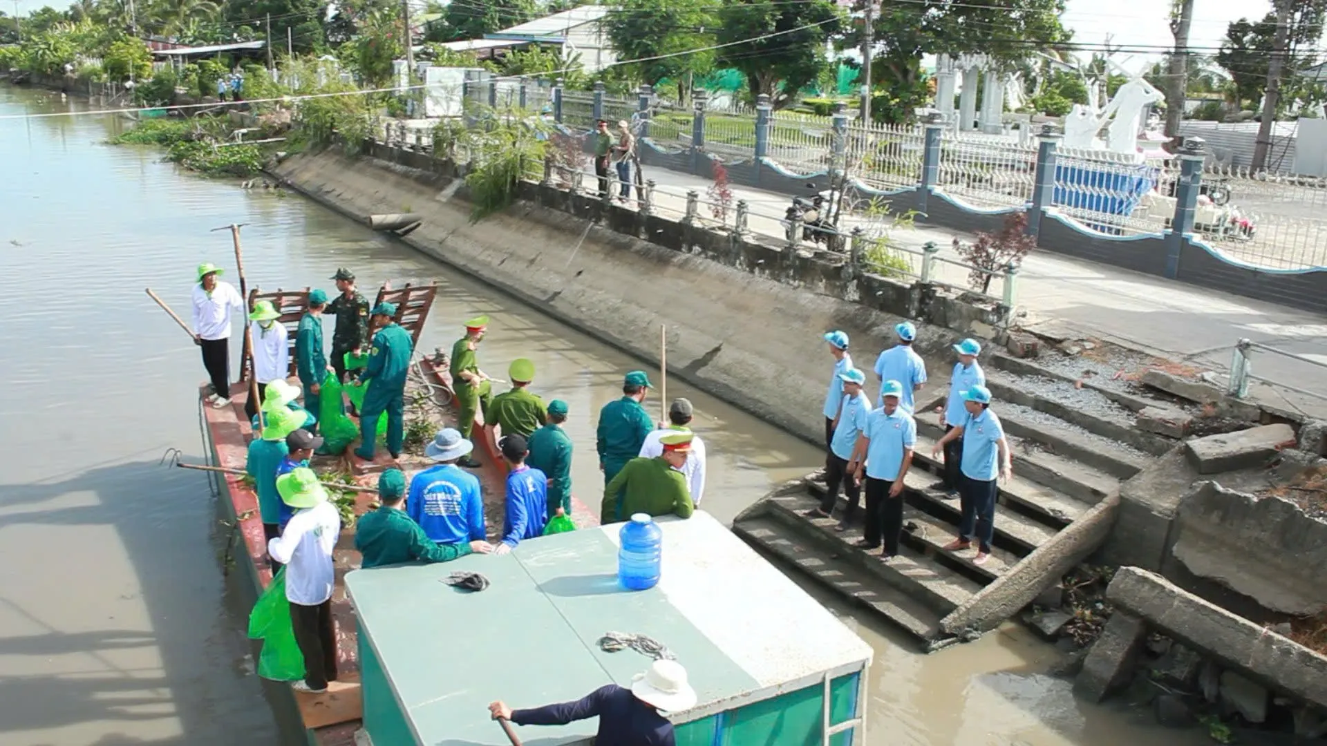 Từ dòng kênh quê đến niềm tin của nhân dân