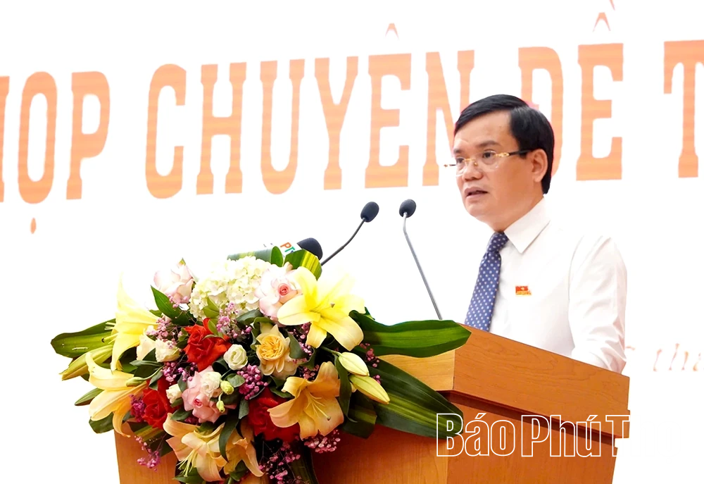 Thông qua 12 Nghị quyết quan trọng