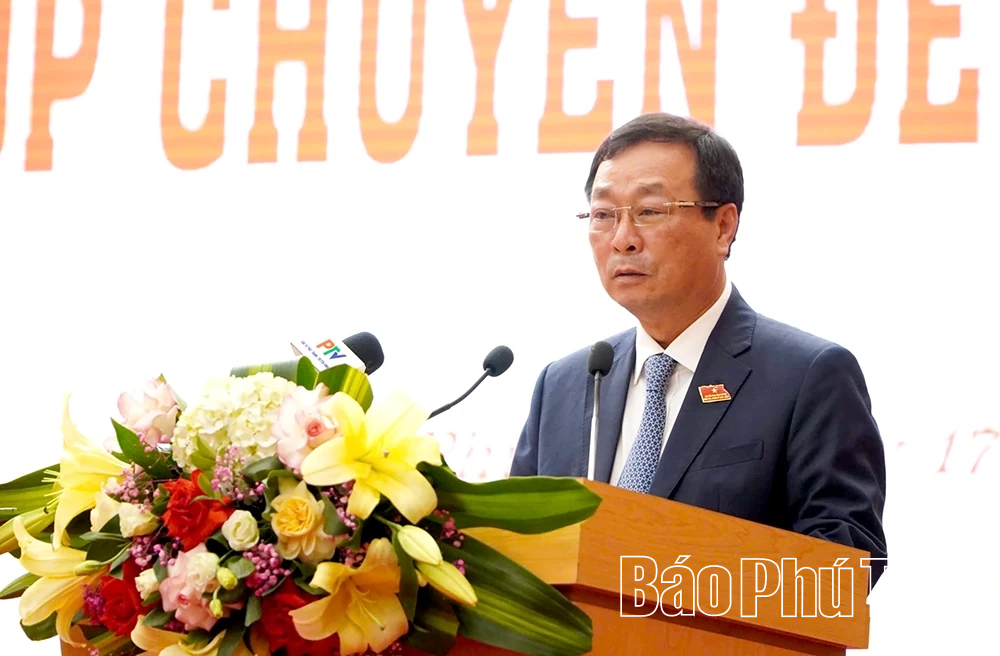 Thông qua 12 Nghị quyết quan trọng