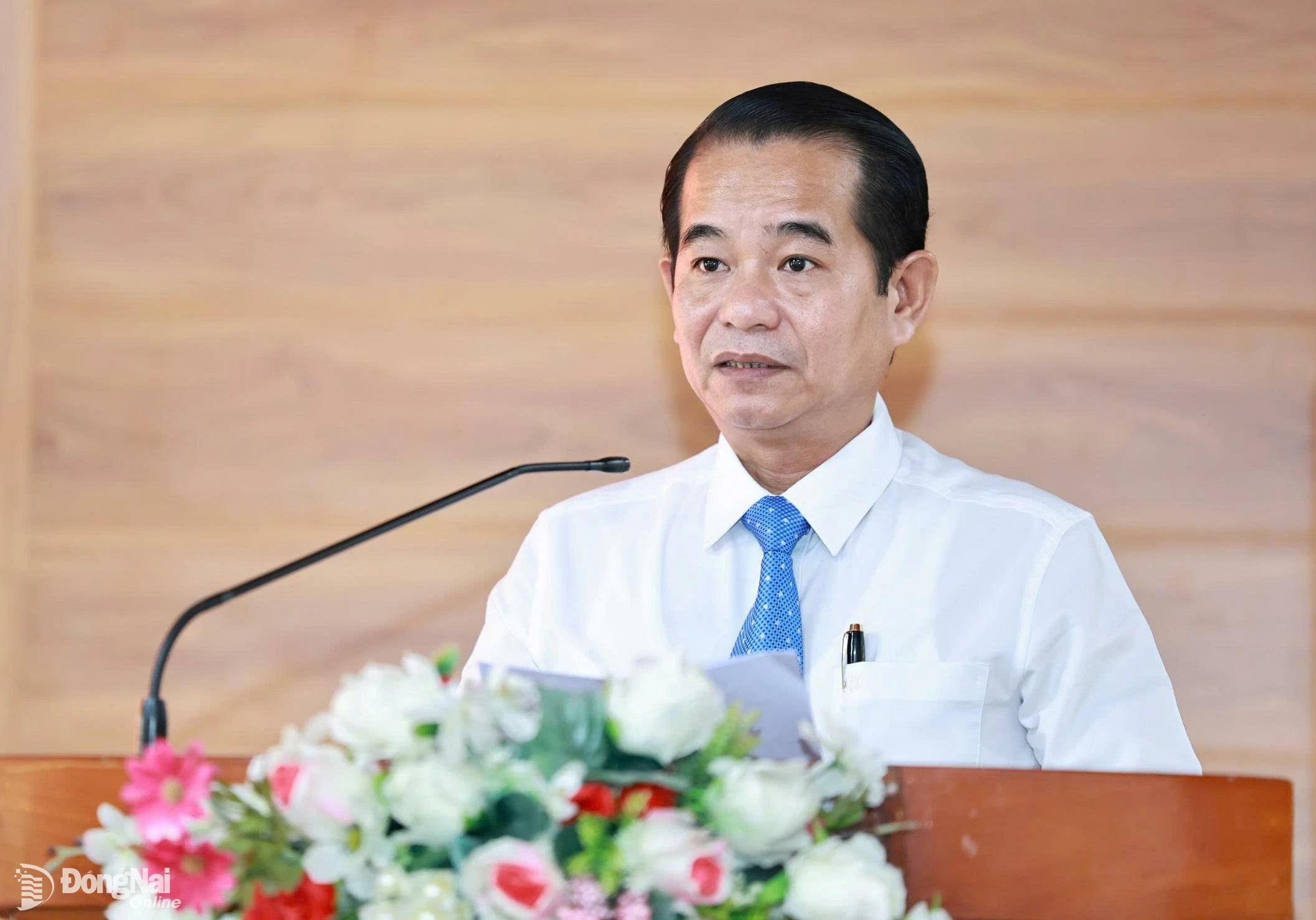 Đồng chí Thái Bảo, Phó Bí thư Tỉnh ủy, Bí thư Đảng ủy các cơ quan Đảng tỉnh phát biểu tại hội nghị. Ảnh: Công Nghĩa