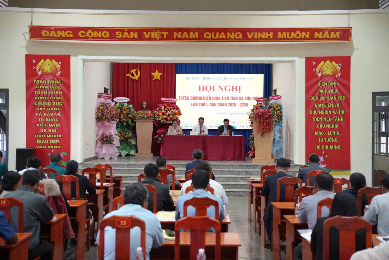 Toàn cảnh Hội nghị