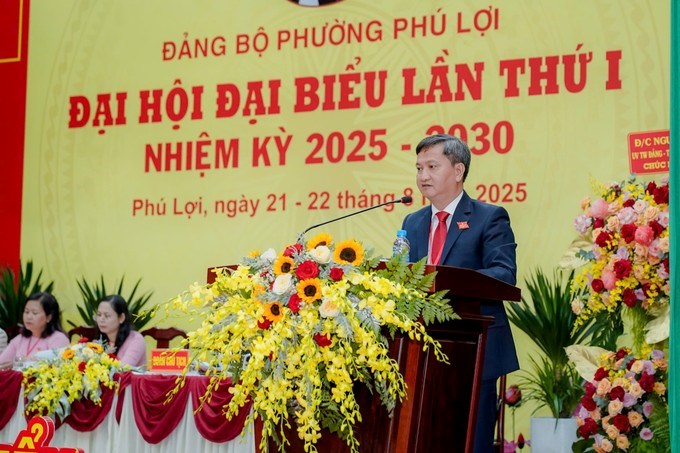 Bí thư Đảng ủy phường Phú Lợi Lê Thanh Long phát biểu khai mạc đại hội