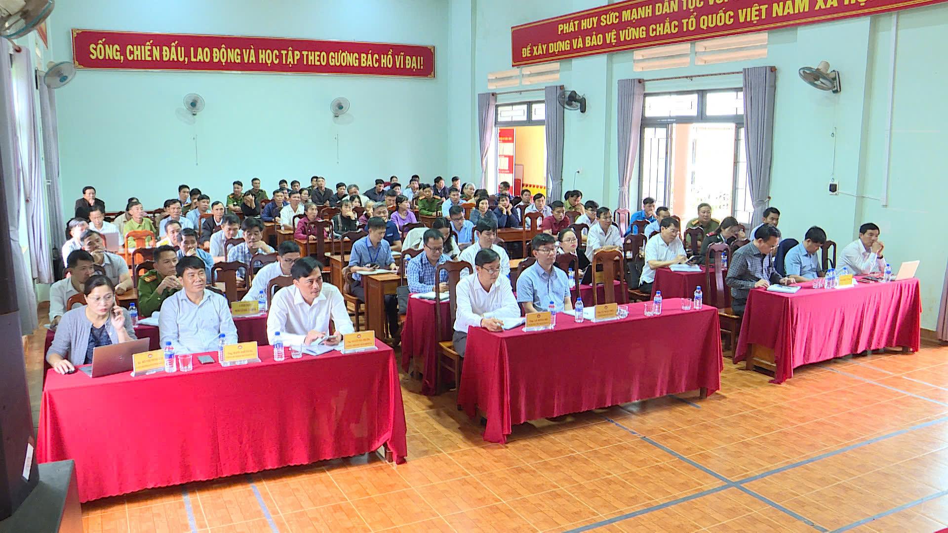 Đông đảo cử tri xã Thuận Hạnh tham gia buổi tiếp xúc cử tri