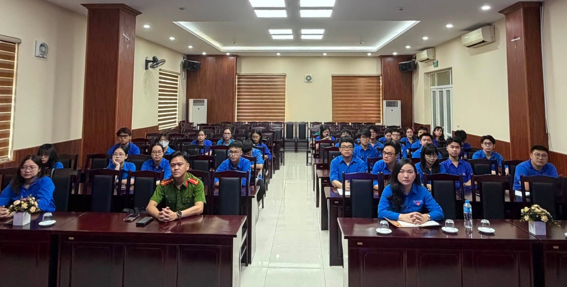 tuyen-toan-quoc-trien-khai-nghien-cuu-hoc-tap-quan-triet-nghi-quyet-dai-hoi-doan-toan-quoc-lan-thu-xiii-nhiem-ky-2026-2031-.jpg