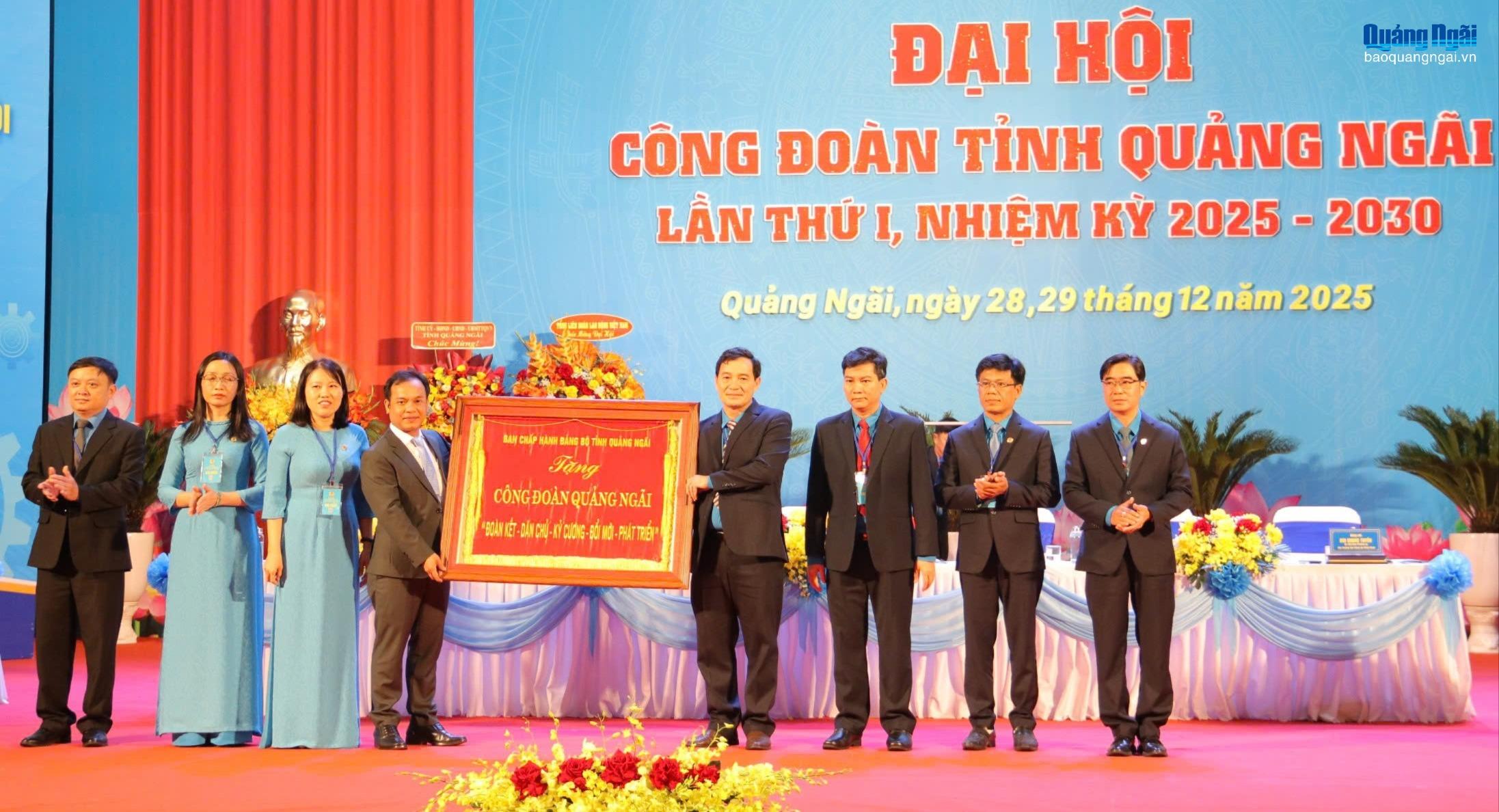 B&aacute;o v&agrave; Ph&aacute;t thanh, Truyền h&igrave;nh Quảng Ng&atilde;i