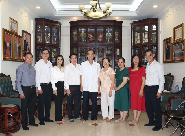 Các đơn vị tại phía Nam của Văn phòng Chính phủ thăm hỏi nguyên lãnh đạo Chính phủ, gia đình chính sách- Ảnh 1.