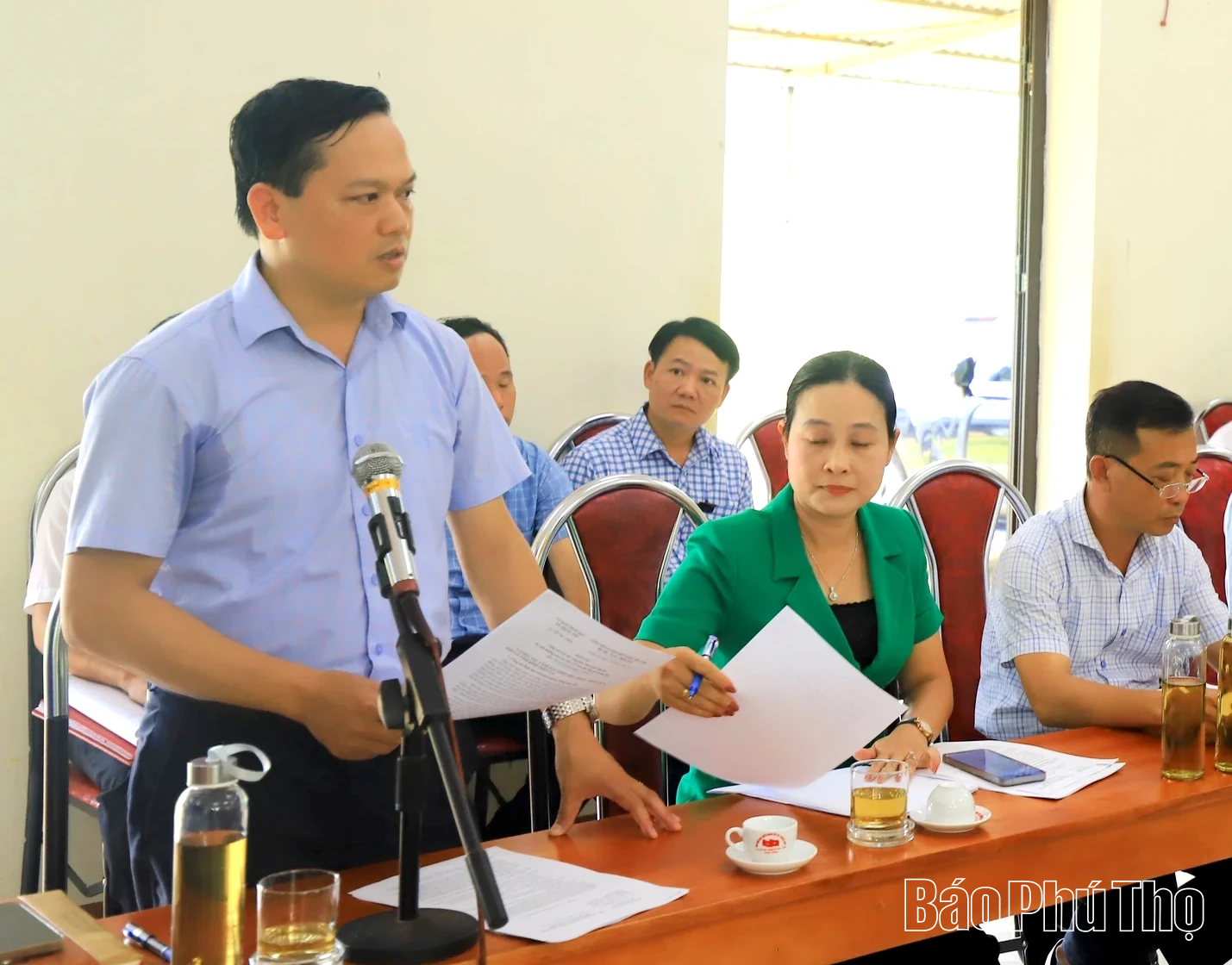 Chủ tịch UBND tỉnh Trần Duy Đông kiểm tra, cho ý kiến về xây mới trụ sở xã Trung Sơn, sau sạt lở do bão số 5