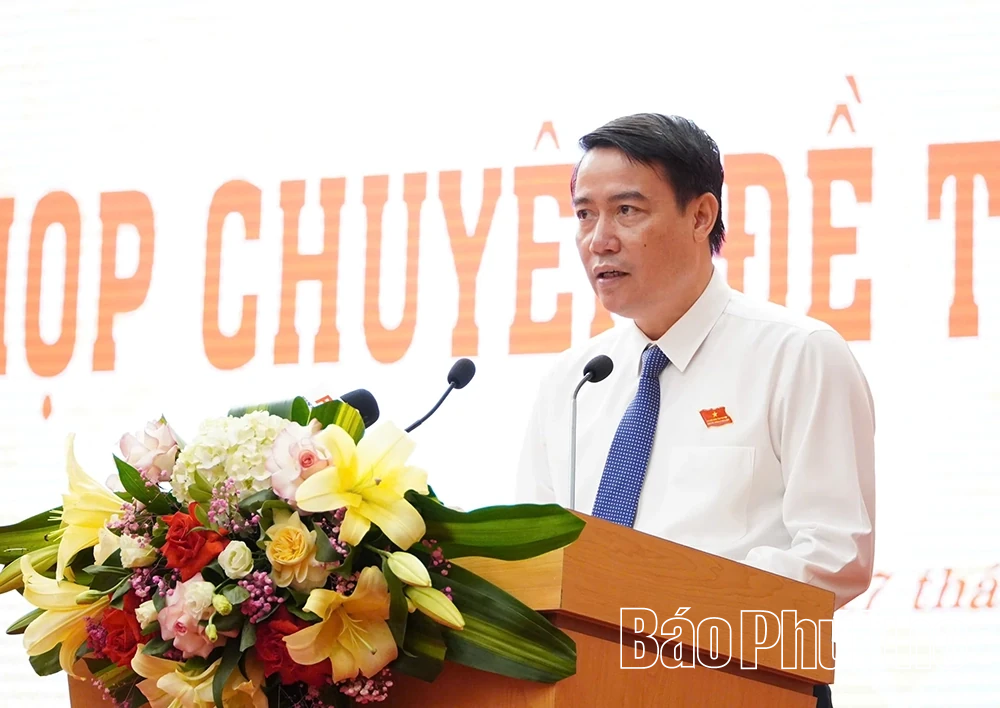 Thông qua 12 Nghị quyết quan trọng