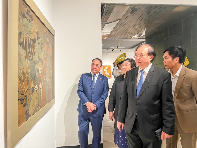 Giới thiệu 44 tác phẩm nghệ thuật sơn mài tại triển lãm chào mừng Đại hội Đảng toàn quốc lần thứ XIV - Ảnh 3. Giới thiệu 44 tác phẩm nghệ thuật sơn mài tại triển lãm chào mừng Đại hội Đảng toàn quốc lần thứ XIV - Ảnh 3.