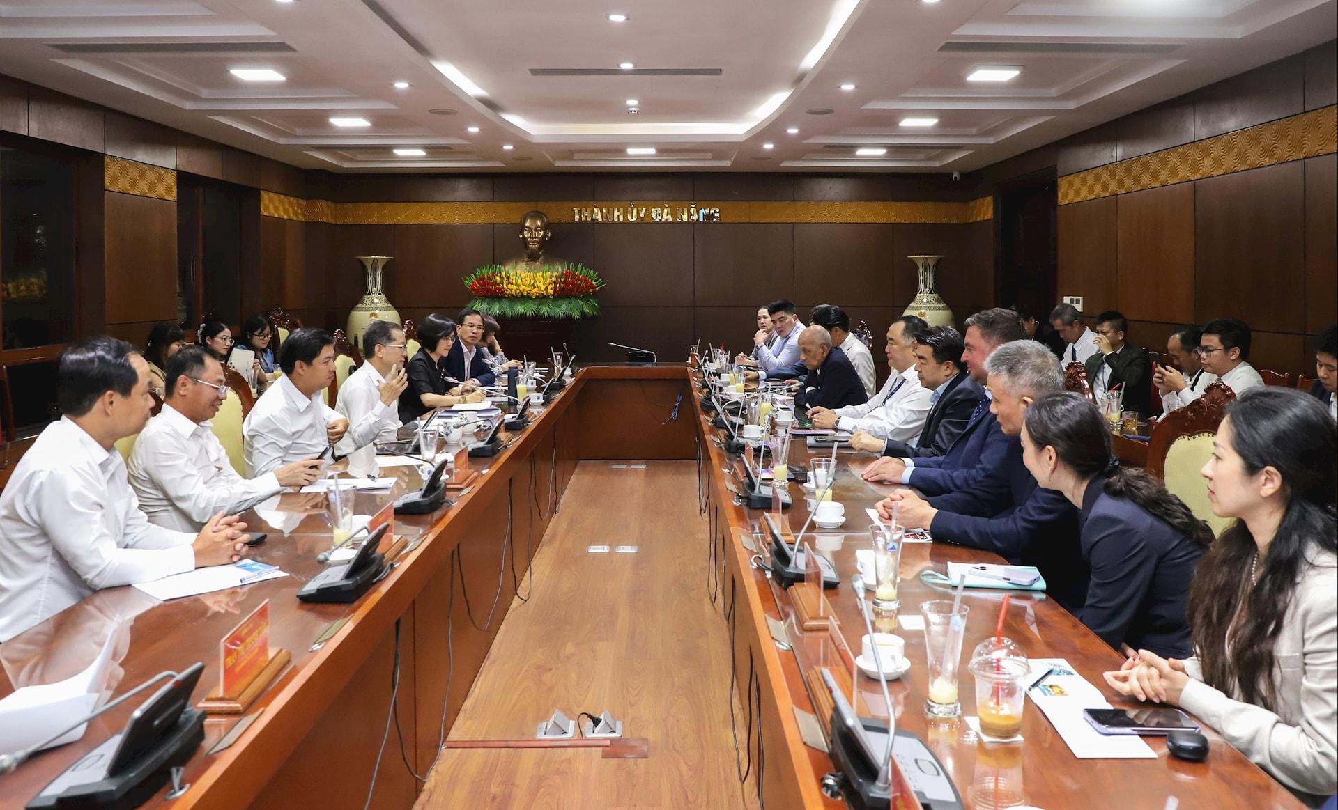 28 toan canh lam viec