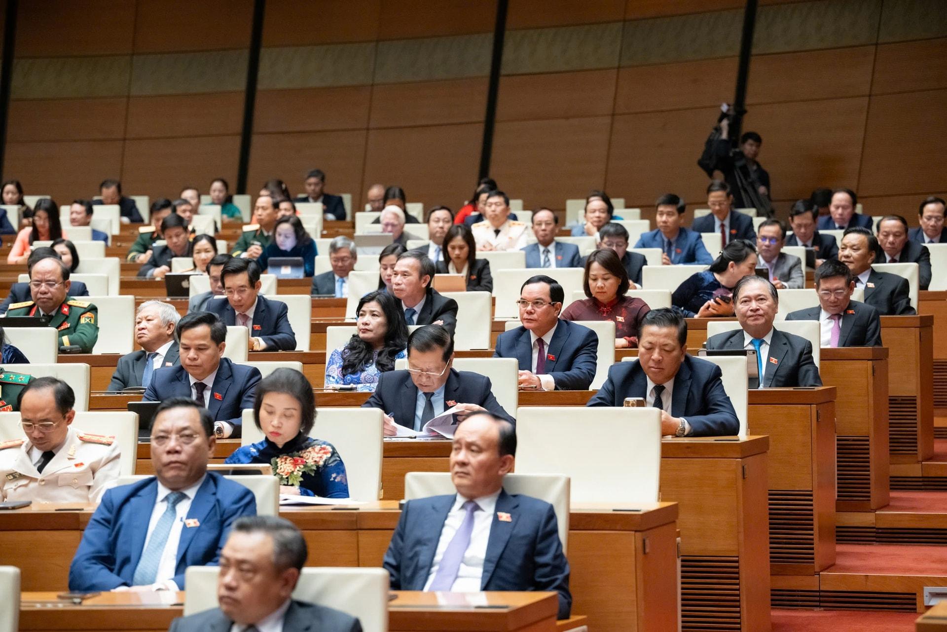 Quốc hội quyết nghị về phụ cấp, tiền lương, lương hưu, trợ cấp cùng nhiều vấn đề quốc kế, dân sinh- Ảnh 22. Quốc hội quyết nghị về phụ cấp, tiền lương, lương hưu, trợ cấp cùng nhiều vấn đề quốc kế, dân sinh- Ảnh 22.